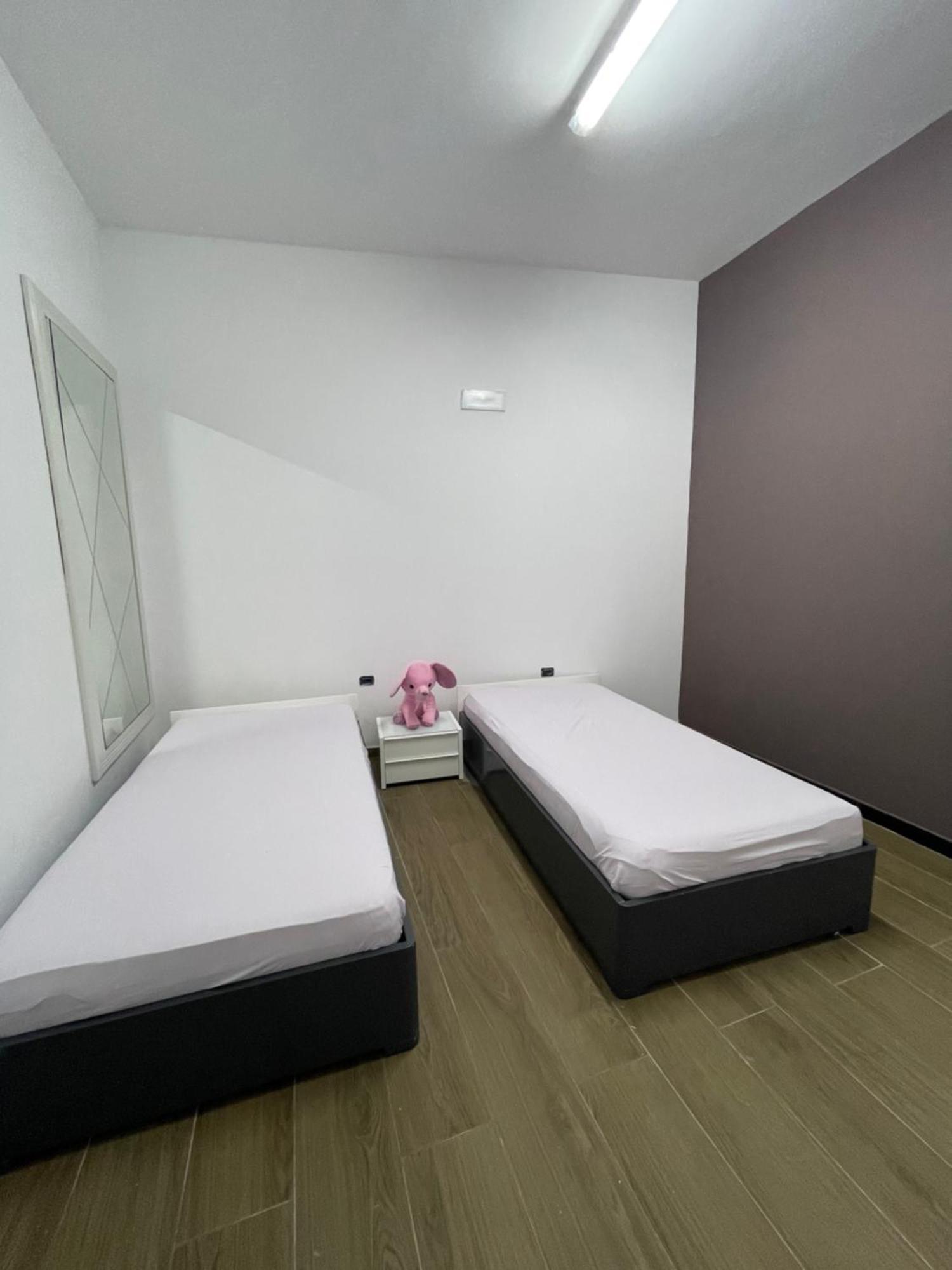 Gold Apartament Vlore Vlorë Exterior foto